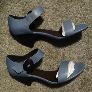 Biviel blue woman's heals